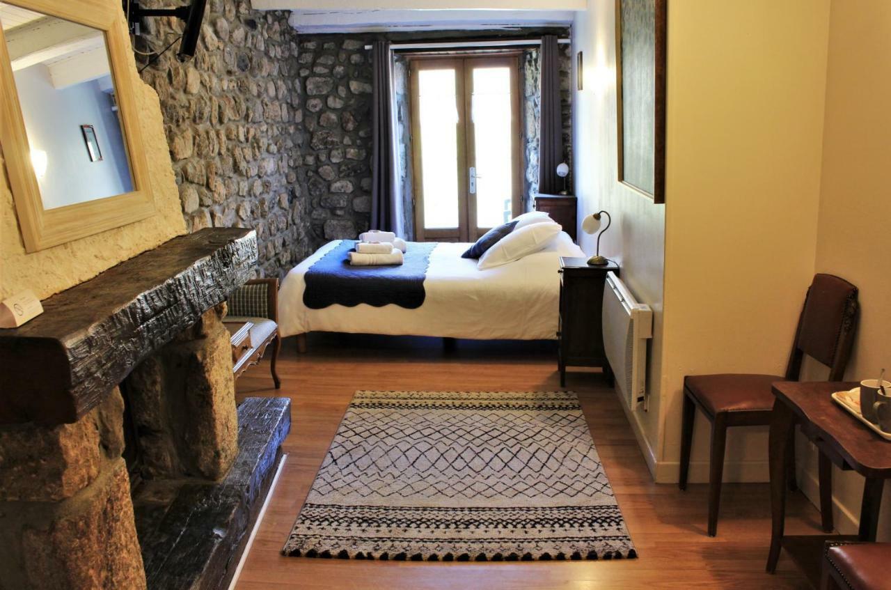 L'Auberge De Montpezat エクステリア 写真