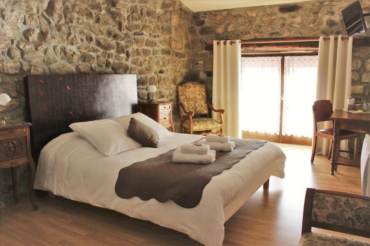 L'Auberge De Montpezat エクステリア 写真